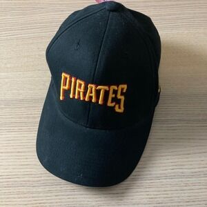 Nike Pittsburgh Pirates MLB Baseball Flexfit Cap Hat Black Yellow P Embroidered
